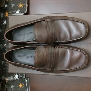 Louis Vuitton loafer in size 10 color brown